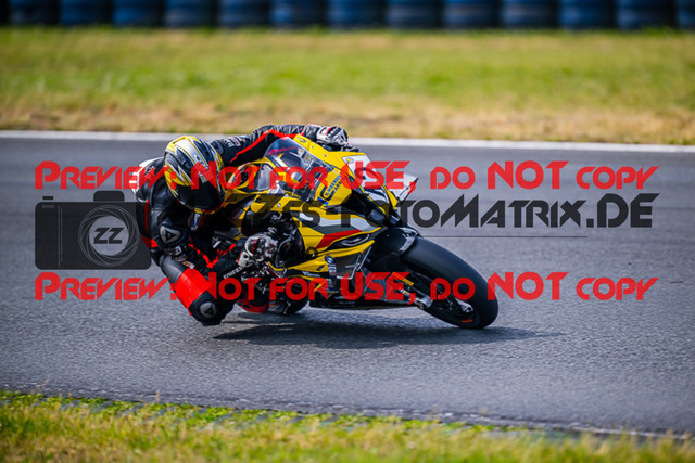 MaZZes_FotoMatrix_220520_1951 | Fotograf Mathias Schmid
Sportfotograf,
Eventfotograf,
Hochzeitsfotograf,
Portraitfotograf