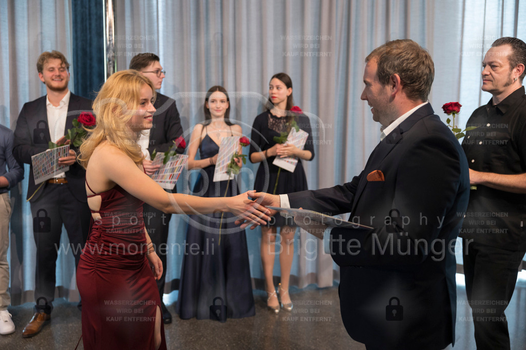 FeusiDiplomfeier_R6OO3025 | Brigitte Münger / bmsportphotography - Realisiert mit Pictrs.com