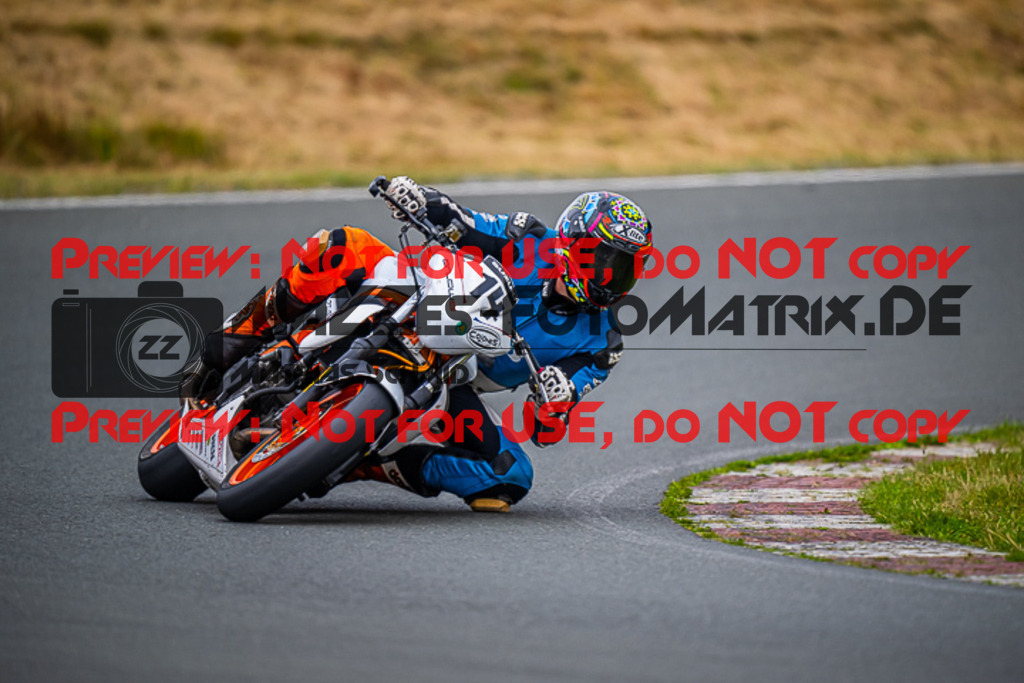 MaZZes_FotoMatrix_220723_1671 | TWIN