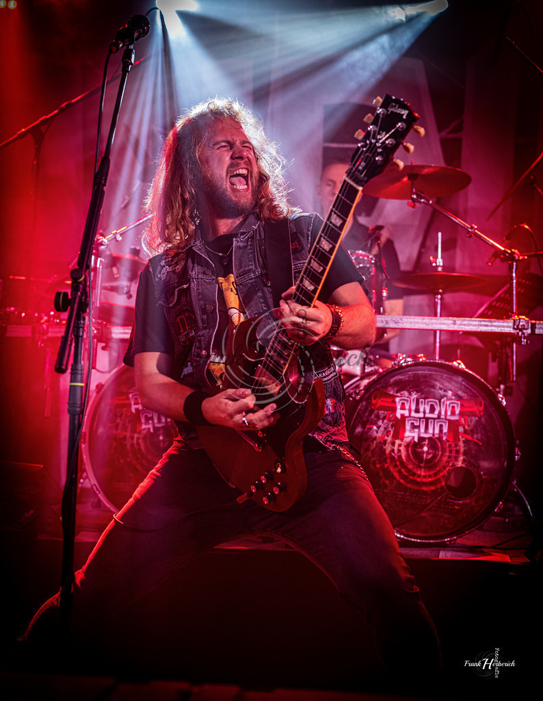 Audio Gun | Frank Herberich Fotografie, Frank Herberich, Fotografie, Hochzeit, Portrait, St. Peter Ording, Ording, Westerhever, Nordsee, Frank Fotografie, Hardheim,  Odenwald,Walldürn, Band,Eventfotografie - Realisiert mit Pictrs.com