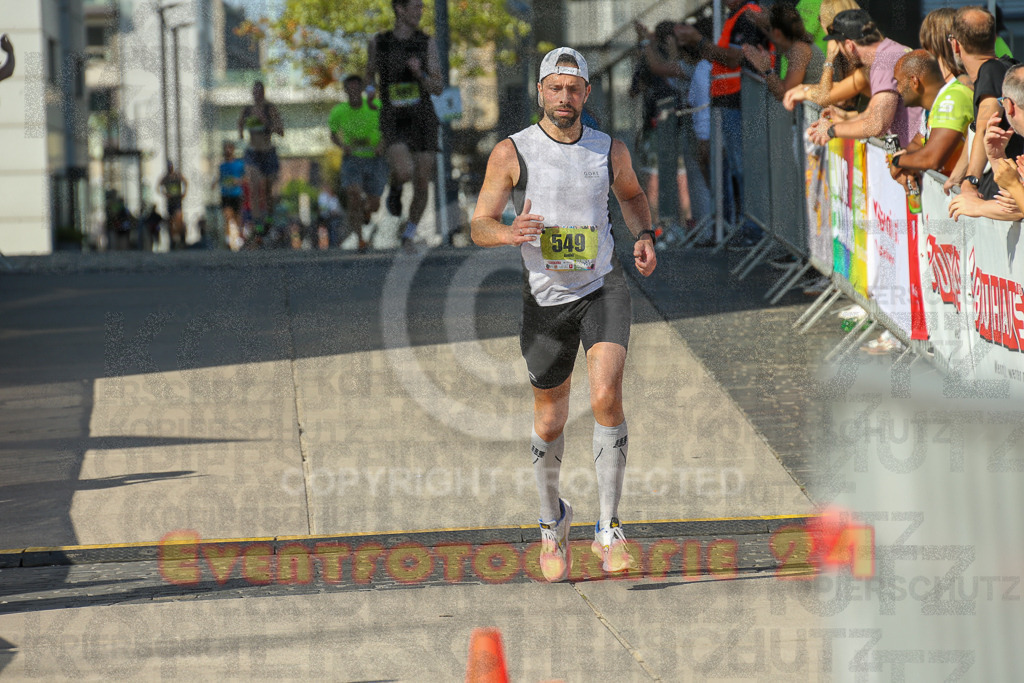 240921_1513_EX1_4671 | Sportfotografie im Rhein-Sieg Kreis, Köln, Bonn, NRW, Rheinland Pfalz, Hessen, etc. Unser Tätigkeitsfeld umfasst den Laufsport vom Volkslauf über den Marathon, Duathlon, Triathon bis zum Ultralauf wie Kölnpfad Ultra oder Schindertrail.