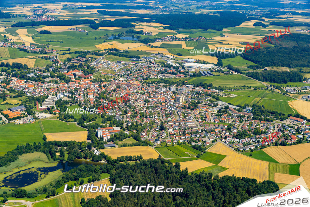 Aktuelles Luftbild von  Bad Schussenried - Die Luftaufnahme wurde 2022 mittels UL-Flugzeug erstellt ( keine Drohne ) - hochauflösende Kamera-Systeme von  Canon -Beste Qualität - Für grossformatige Ausdrucke geeignet. Die Geschenkidee !