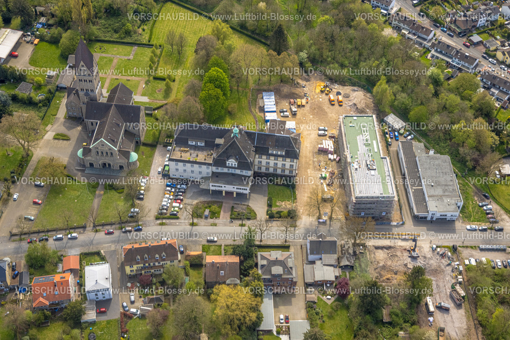 Bochum230403651 | Luftbild, Maria-Hilf-Krankenhaus, Baustelle mit Erweiterungsbau, Pfarrei Liebfrauen Kirche St. Elisabeth, Bergen, Bochum, Ruhrgebiet, Nordrhein-Westfalen, Deutschland