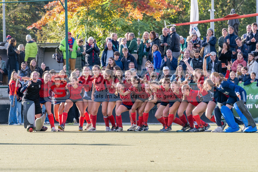 SFE_20231021_0324 | Deutsche Meisterschaft Weibliche U16 Halbfinale Düsseldorfer HC - Harvestehuder THC am 21.10.2023 in Köln (Düsseldorfer Hockeyclub 1905 e.V.), Photo: Stephan Fehrmann 2023 (Sports-Gallery)
