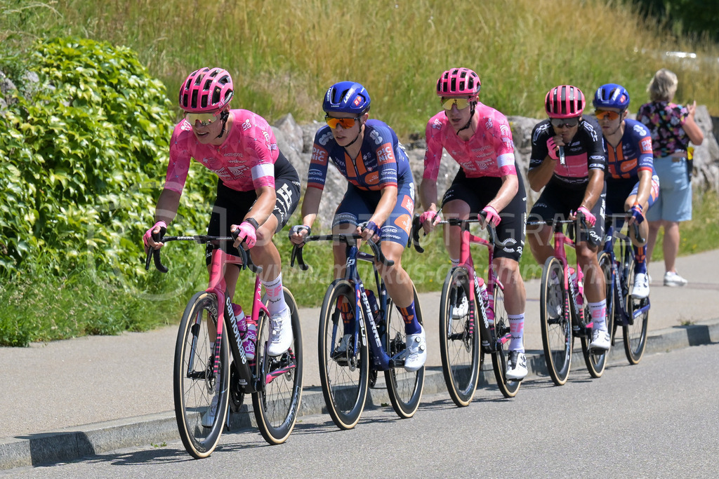 Tour de Suisse 2025 - 17. Juni 2025 | Tour de Suisse 2025Winterthurstrasse, NeftenbachFahrer des Pelotons.Bild: Sportfotografie Markus Aeschimann | www.markus-aeschimann.ch - Realisiert mit Pictrs.com