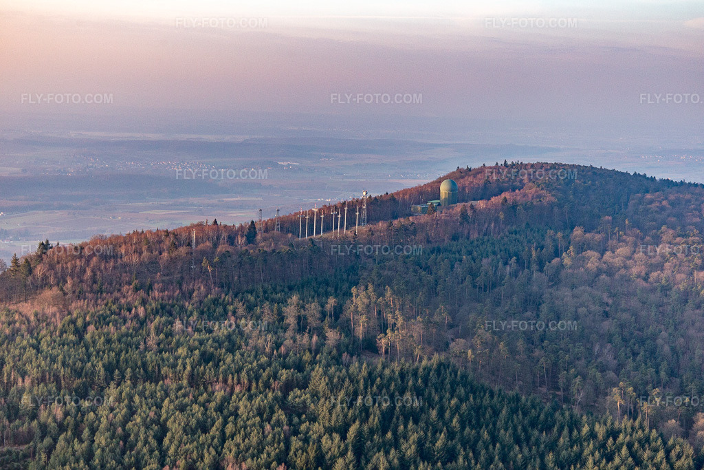 Aerial view: Radar station in Lampertsloch in the state Bas-Rhin, France.Photo: IMG_105253.jpg taken on 03/25/2018 by Werner Riehm/FLY-FOTO.comResolution of the original: 5472 x 3648 px