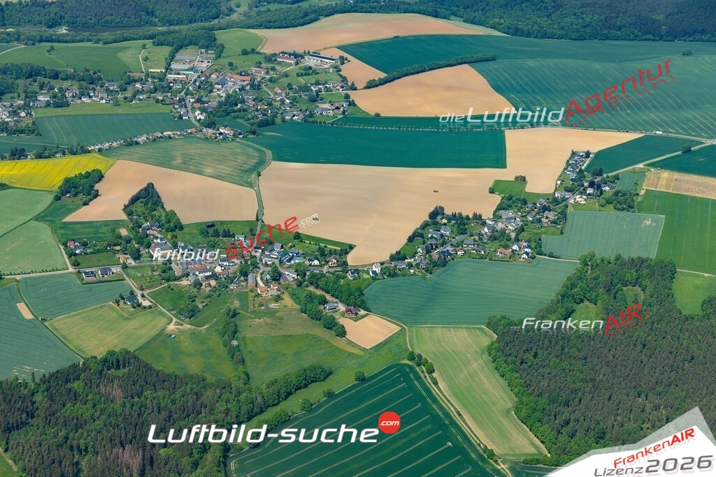 Die Luftaufnahme Waltersdorf - Greiz wurde 2022 vom Flugzeug aus (keine Drohne) erstellt. Hohe Auflösung -für große Poster und Wandbilder geeignet - Garantiert!