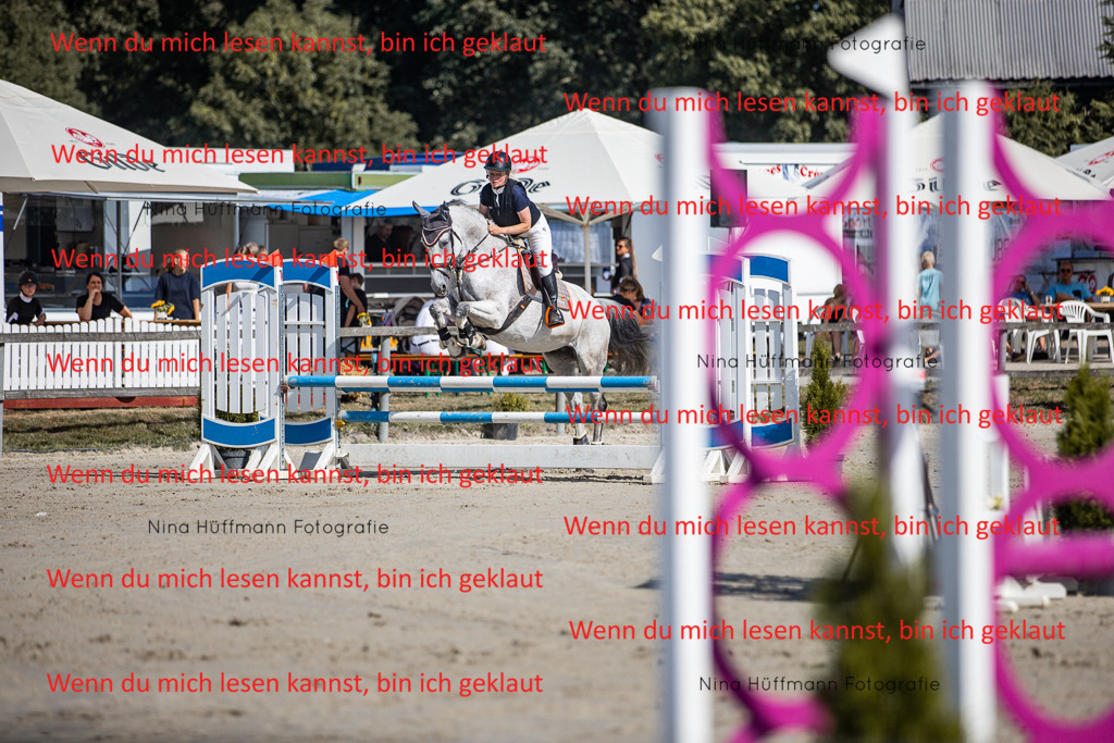 BK1A7041 | Turnierbilder Turnierfotos Nina Hüffmann Turnierfotografie Pferdefotografie Tierzeichnung Haustierzeichnung Pferdezeichnung Hundezeichnung Videograf  - Realisiert mit Pictrs.com