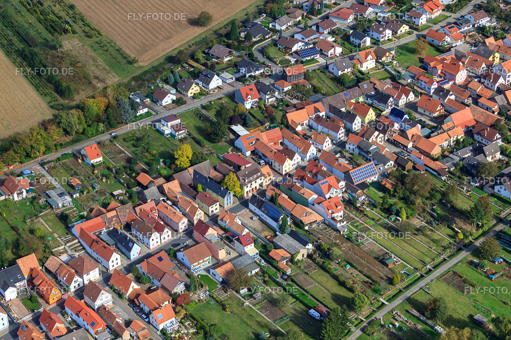 Hauptstr | Luftbild: Hauptstr im Ortsteil Schaidt in Wörth im Bundesland Rheinland-Pfalz in Deutschland. Foto: IMG_22506.jpg vom 15.10.2009 durch Werner Riehm/FLY-FOTO.de - Realisiert mit Pictrs.com