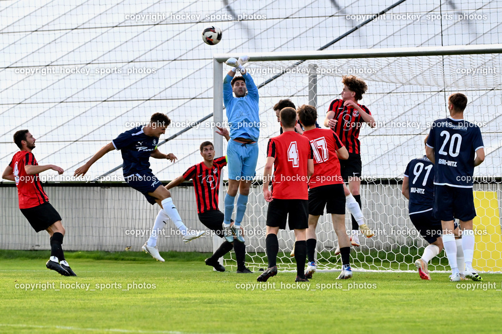 SC St. Veit vs. FC Nussdorf Debant | #20 Felix Pertlwieser SC St. Veit, #91 Raphael Lukas Kulterer SC St. Veit, #1 Benjamin Unterwurzacher FC Nussdorf Debant, #17 Julian Graf FC Nussdorf Debant, #4 Tobias Jeller FC Nussdorf Debant, #15 Philipp Höberl SC St. Veit, #9 Dominik Sporer FC Nussdorf Debant, #7 Aleksandar Simic FC Nussdorf Debant, SC St. Veit vs. FC Nussdorf Debant, SC St. Veit vs. FC Nussdorf Debant am 22.08.2025 in St. Veit an der Glan (Jacques Lemans Arena), Austria, (Photo by Bernd Stefan)