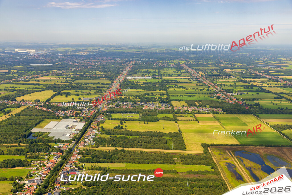 Papenburg-Obenende Papenburg Bild- Das Luftbild wurde 2025 vom UL-Flugzeug heraus erstellt ( keine Drohne bzw. Drohnenaufnahme ) - Hochauflösende Luftaufnahme -Nicht vergleichbar mit Google Maps oder Satelittenbilder- Die Geschenkidee !Mit Lizenz und Bildrechte bestellbar - CC