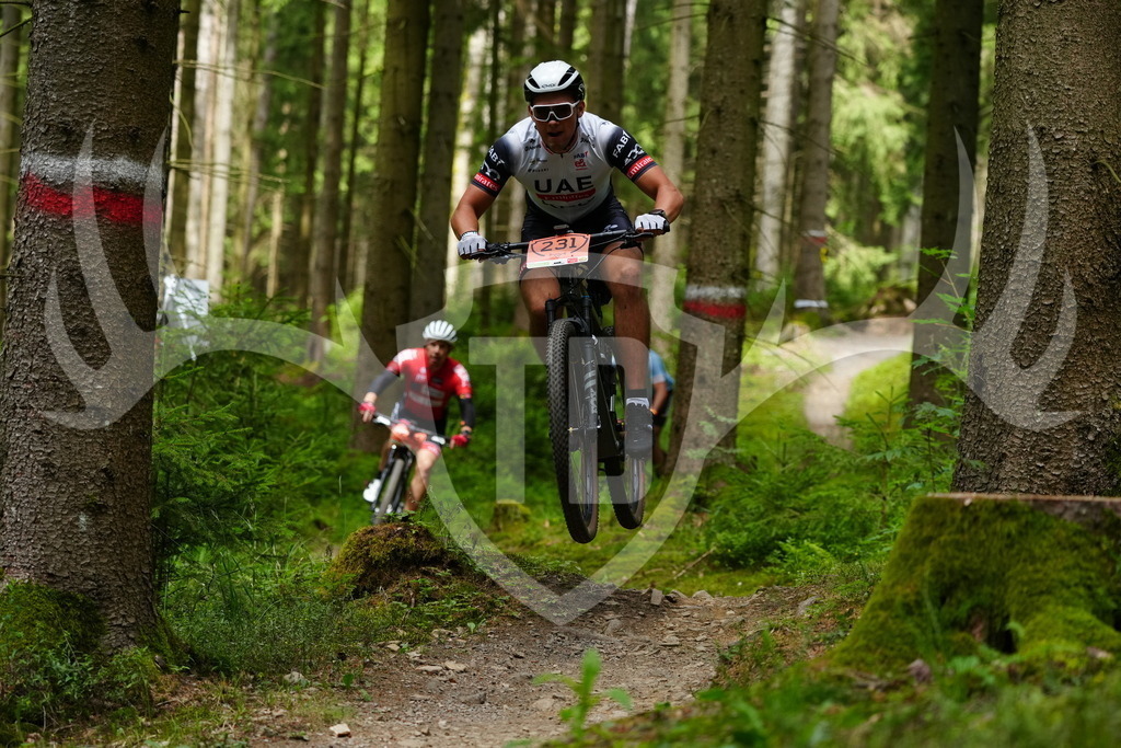 FC100462 | Fotogalerie der Treibjagd im Dunkelwald - Dein MTB Etappenrennen im Erzgebirge - Realisiert mit Pictrs.com