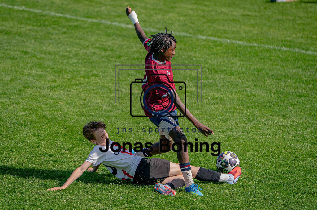 Fußball I C-Junioren I Saison 2025-2026 I Pfingsturnier Langförden I 16082 | jns.sportfotos - Realisiert mit Pictrs.com
