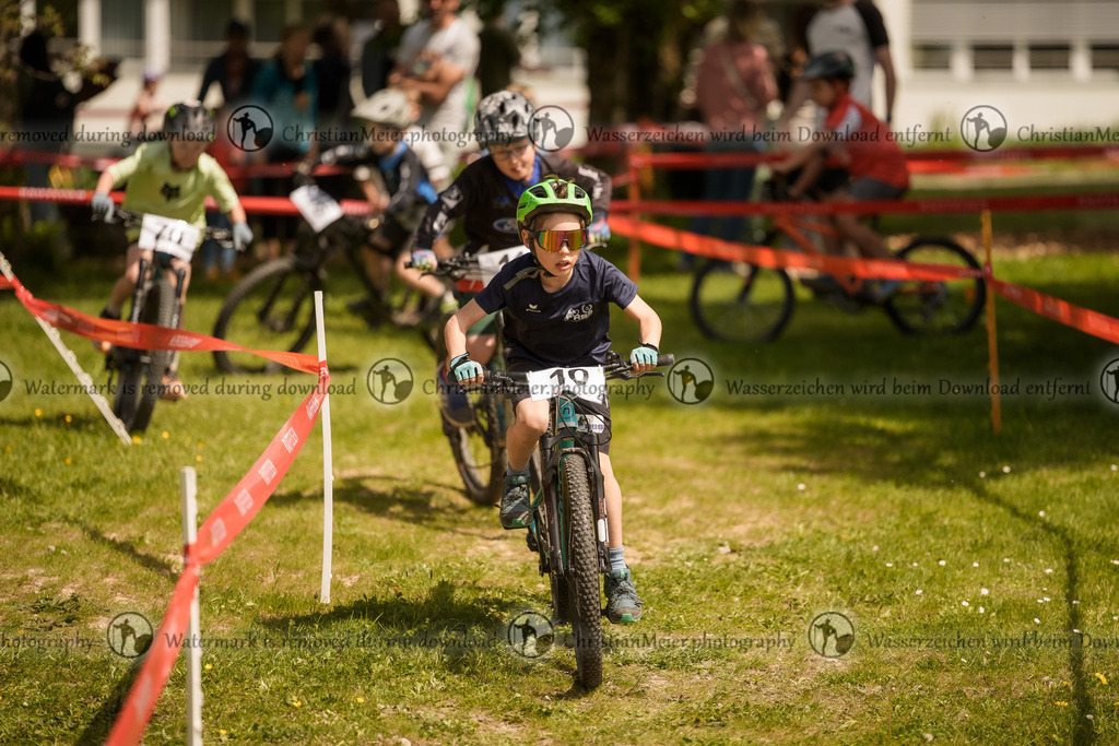 Eierlesen 2026 | Sie wurden bei einem Event oder Sportanlass fotografiert? Hier finden sie ihre Bilder! - Realisiert mit Pictrs.com