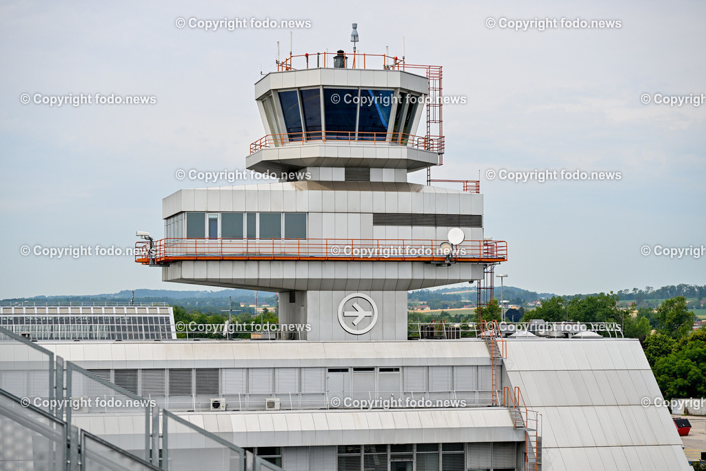 Flughafen Linz_ Linz Airport_ Linz-Hoersching_ 24.07.2023-17 | 24.07.2022, Linz Hoersching, AUT, Flughafen Linz, Linz Airport, im Bild Flughafen Gebaeude, Tower, Flugsicherung, Austrocontrol