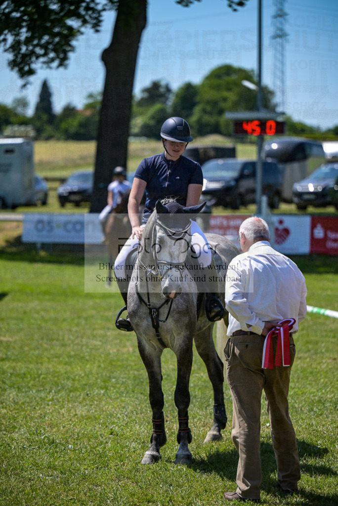 Reitturnier Voxtrup | Entdecke hochwertige Reitturnierfotos von Foto Oger. Professionell, emotional und authentisch – jetzt Lieblingsmomente im Shop bestellen.Deutschlandweite Turnierfotografie. - Realisiert mit Pictrs.com