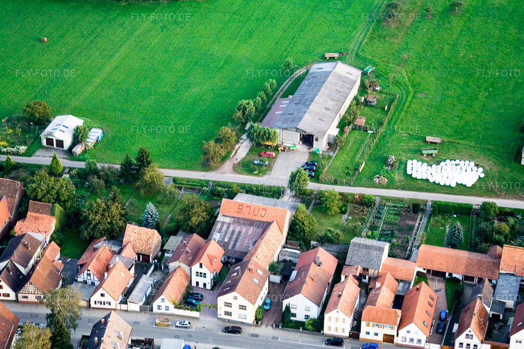Luftbild: Weingut Jung in Kandel im Bundesland Rheinland-Pfalz in Deutschland. Foto: IMG_4226.jpg vom 29.09.2006 durch Werner Riehm/FLY-FOTO.de