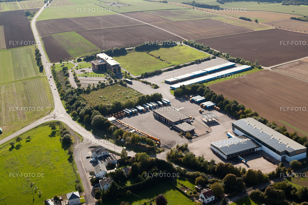 Speditions- Gebäude der Logistik- und Transportfirma Fixemer Logistics GmbH, International Transport & Logistics Services | Luftbild: Speditions- Gebäude der Logistik- und Transportfirma Fixemer Logistics GmbH, International Transport & Logistics Services im Ortsteil Borg in Perl im Bundesland Saarland in Deutschland. Foto: IMG_33765.jpg vom 11.09.2010 durch Werner Riehm/FLY-FOTO.de - Realisiert mit Pictrs.com