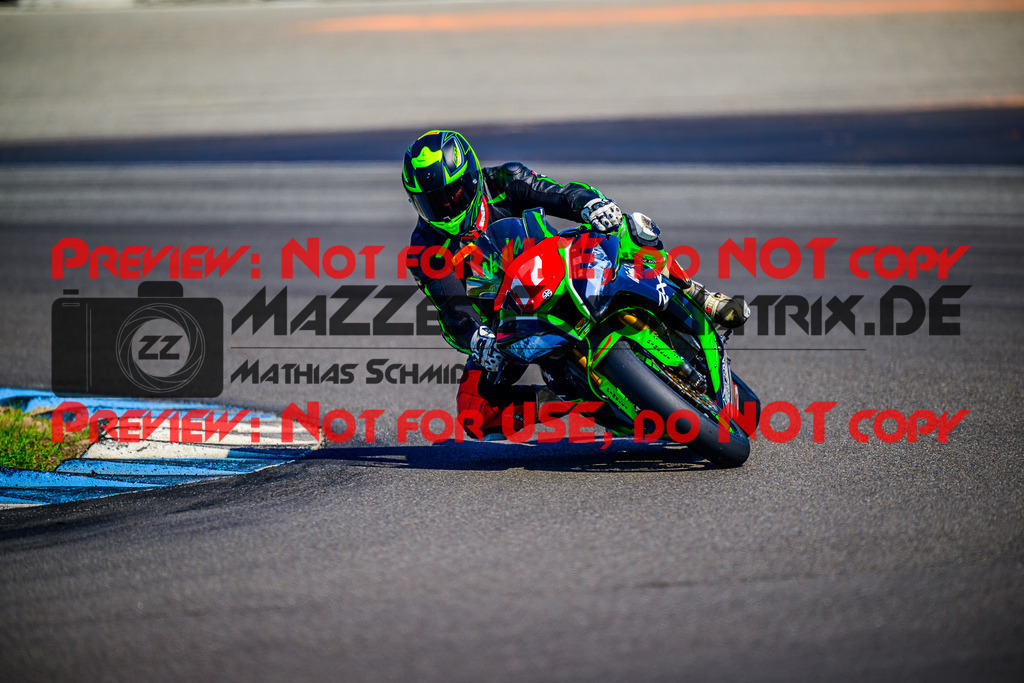 MaZZes_FotoMatrix_240520_6021986_7780 | WEISS