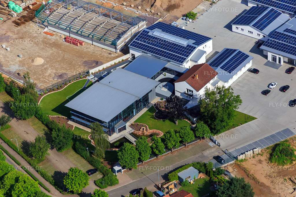 Luftbild: Quartier Lanzet aus Westen mit Baustelle für Neuebau EDEKA Albrecht und Hagebau Kompakt - Gillet Baustoffe GmbH in Herxheim bei Landau im Bundesland Rheinland-Pfalz in Deutschland. Foto: IMG_081015.jpg vom 14.06.2015 durch Werner Riehm/FLY-FOTO.deWWW.EDEKA.DE