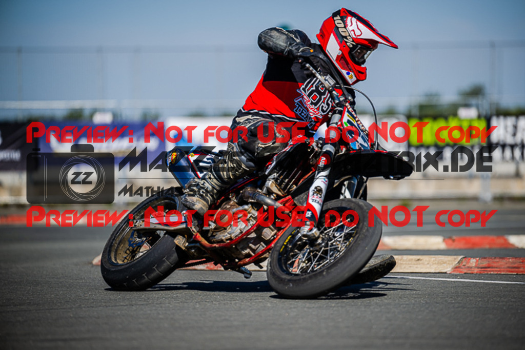 MaZZes_FotoMatrix_220903_0593 | UE40