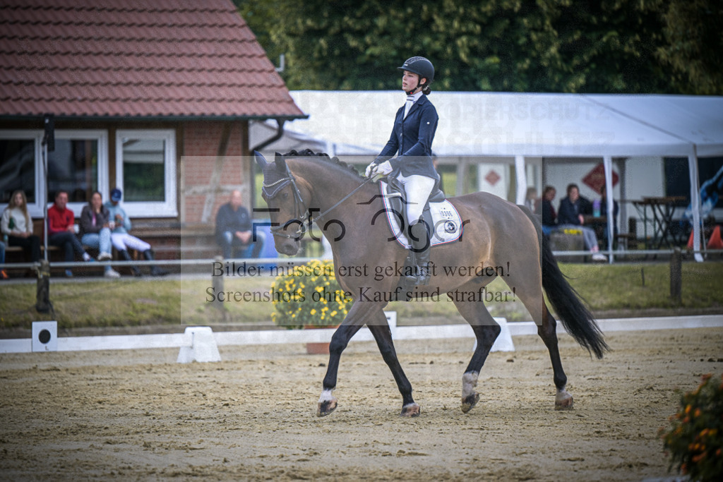 DOS_4320 | Entdecke hochwertige Reitturnierfotos von Foto Oger. Professionell, emotional und authentisch – jetzt Lieblingsmomente im Shop bestellen. - Realisiert mit Pictrs.com