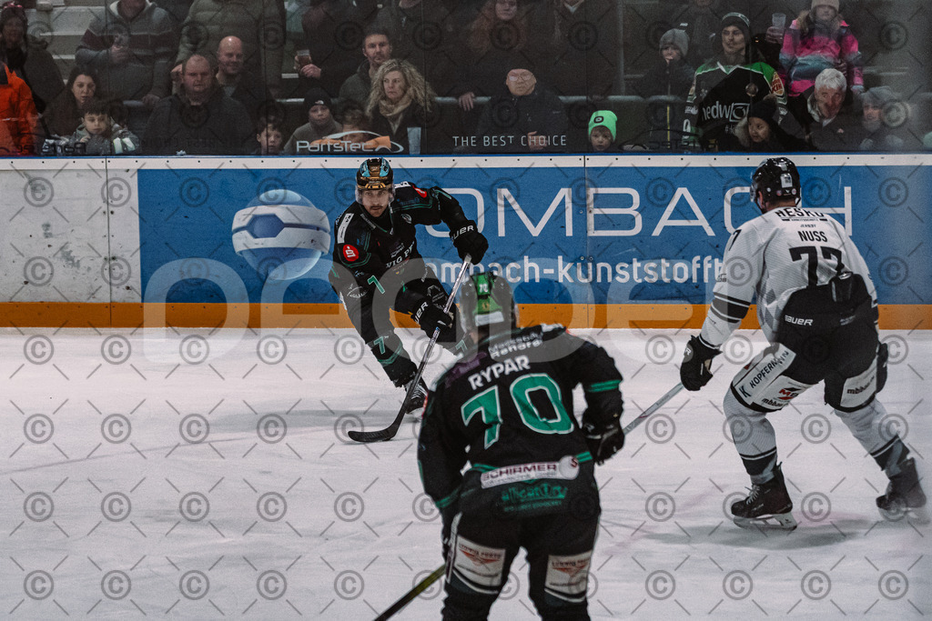 Alligators_vs_Passau_26_12_2025-077 | Höchstadt Alligators Fotogalerie: Eishockey-Action aus Franken. Professionelle Spielfotos, Portraits & Stadionbilder zum Download. Jetzt entdecken! - Realized with Pictrs.com