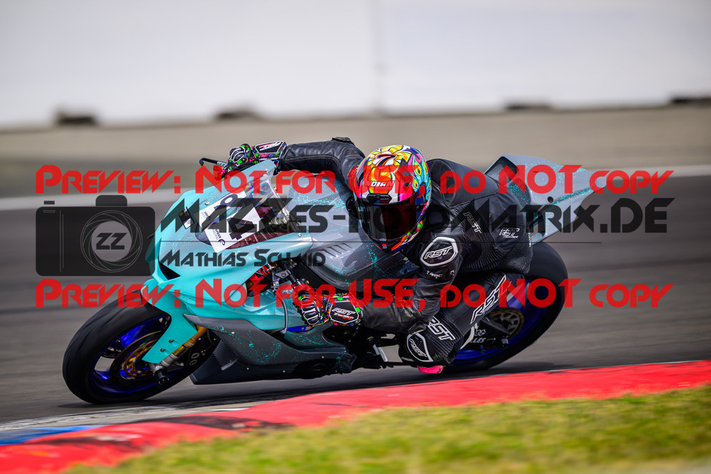 MaZZes_Fotomatrix_20250421_6021986_6194 | WEISS