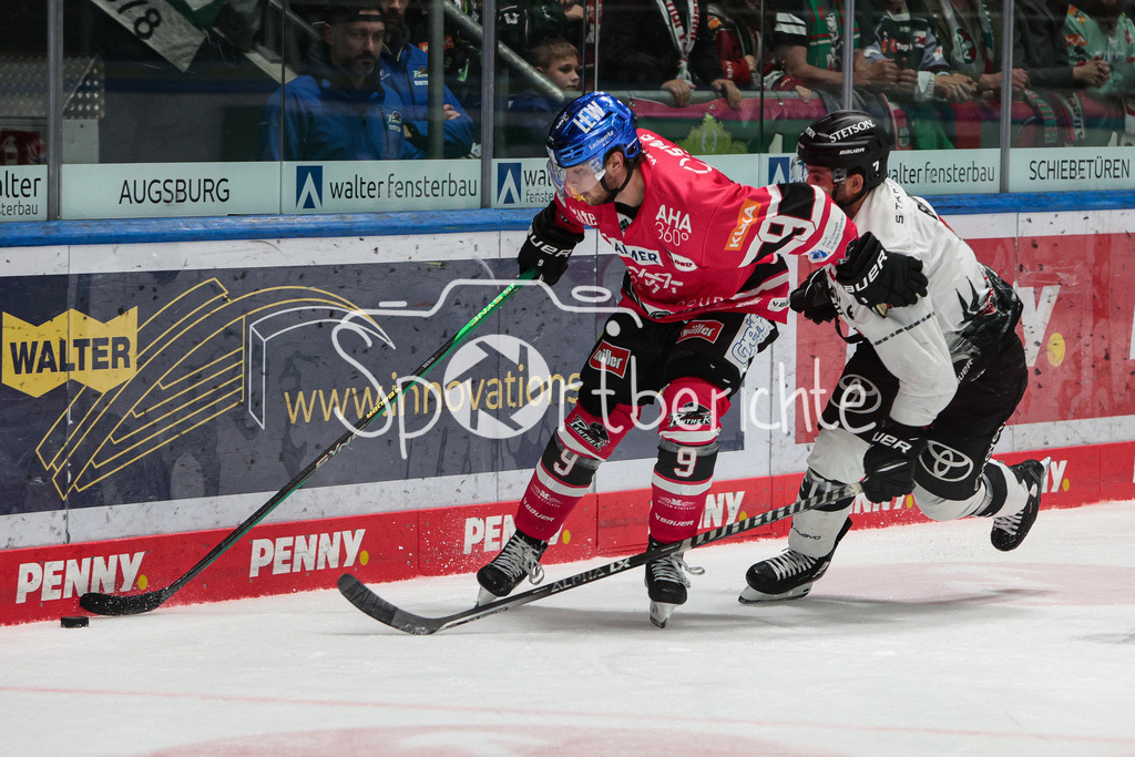 Augsburger Panther - Koelner Haie  | Justin VOLEK (AEV #9) im duell mit Nicholas BAILEN (KEC #7)