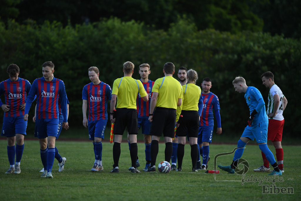 TuS Ofen-SG FriPe | Herren 1. Kreisklasse Süd, Jade-Weser-Hunte; TuS Ofen (blau)-SG FriPe (weiß) am 28.05.2025; in Ofen (), Photo: Philip Eiben 2025 - Realisiert mit Pictrs.com