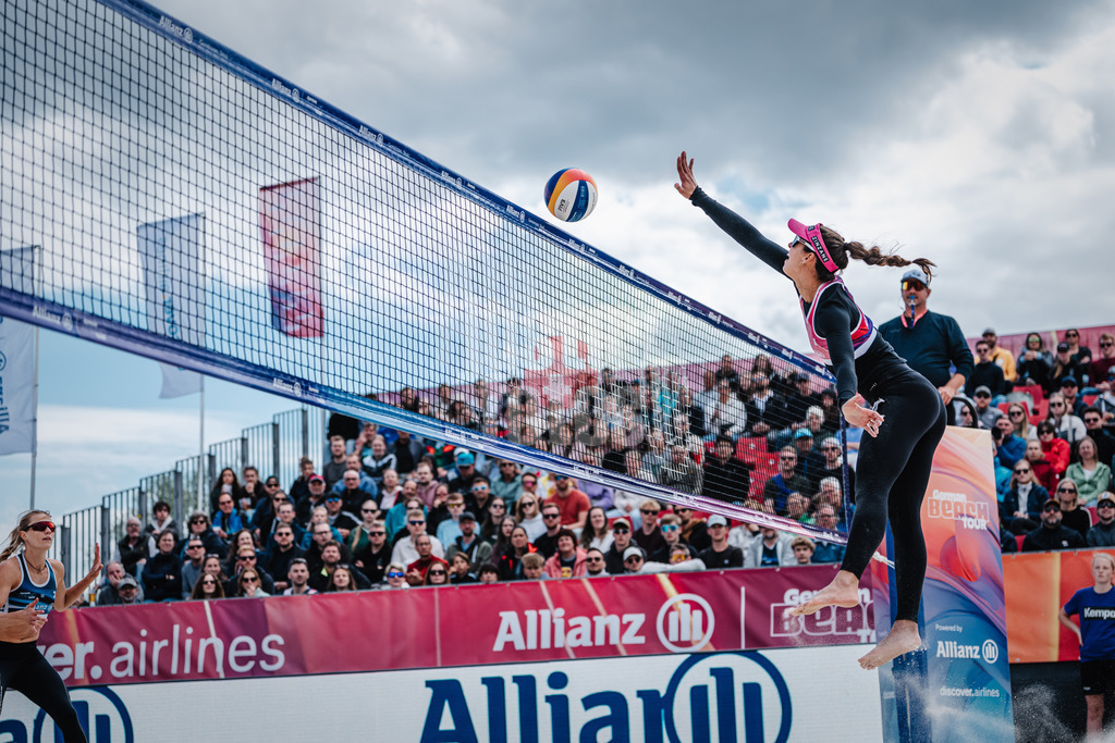 Beachvolleyball | Frauen | German Beach Tour 2024 | Tourstop Bremen | 09.06.2024 | Andressa Cavalcanti Ramalho (BRA) beim Angriff