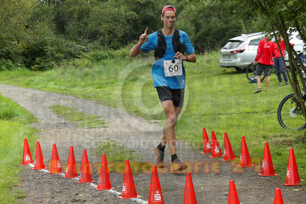 230826_1519_EX1_1371 | Sportfotografie im Rhein-Sieg Kreis, Köln, Bonn, NRW, Rheinland Pfalz, Hessen, etc. Unser Tätigkeitsfeld umfasst den Laufsport vom Volkslauf über den Marathon, Duathlon, Triathon bis zum Ultralauf wie Kölnpfad Ultra oder Schindertrail.