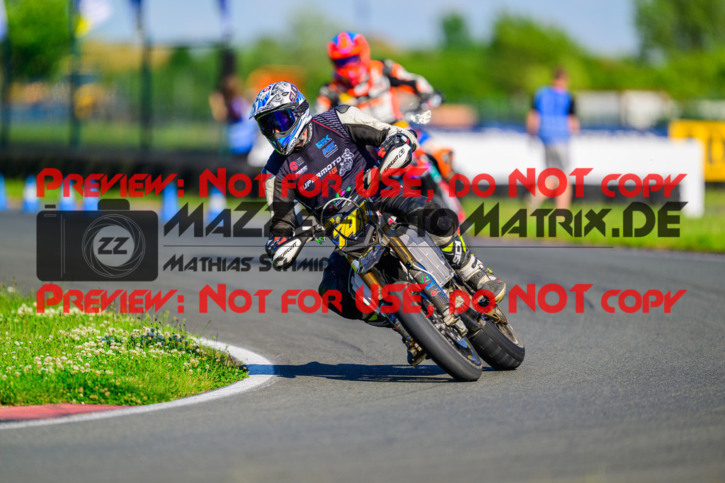 MaZZes_FotoMatrix_240622_6007705_2-25 | UE40