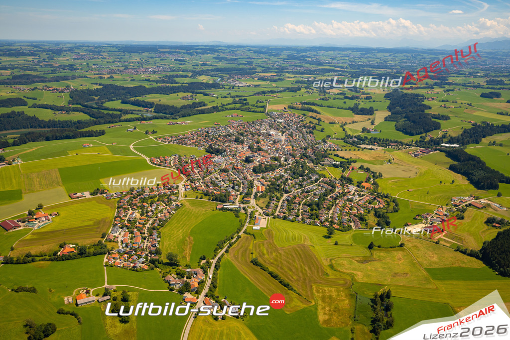 Das Luftbild zeigt :  Altusried - Die Luftaufnahme wurde 2024 vom UL-Flugzeug aus erstellt ( keine Drohne ) - Hochauflösende Luftaufnahme - Für grossformatige Ausdrucke geeignet. Die Geschenkidee !Mit Lizenz und Bildrechte bestellbar