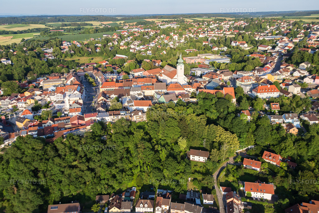 Luftbild: Ortsteil Bach an der Isar im Ortsteil Zanklau in Landau im Bundesland Bayern in Deutschland. Foto: IMG_090330.jpg vom 01.07.2016 durch Werner Riehm/FLY-FOTO.de