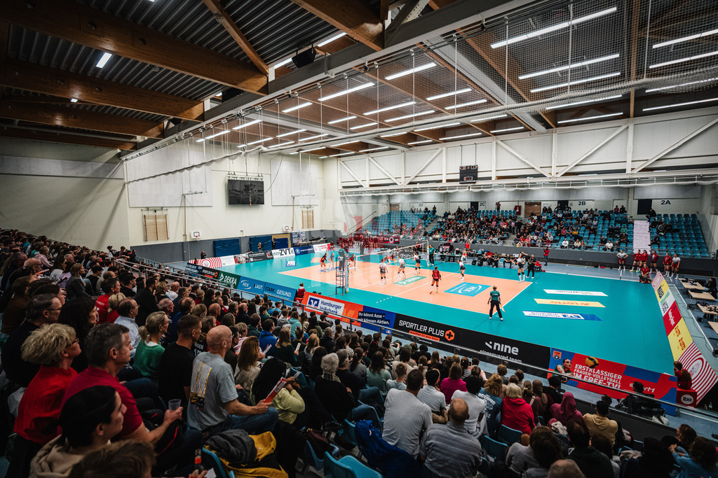 Volleyball | Frauen | Saison 2025/2026 | Volleyball Bundesliga | ETV Hamburger Volksbank Volleys vs. Dresdner SC | 15.11.2025 | Die volle CU Arena in Neugraben
