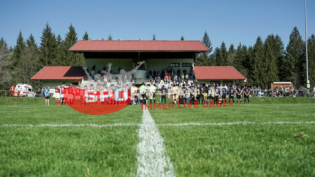 AUSTRIA U15 - MEXICO U15 | Einlauf ; AUSTRIA U15 - MEXICO U15 am 29.04.2022 in Arnoldstein
(Sportplatz), AUSTRIA, (Photo by Ernst Krawagner sport-fan.at) - Realisiert mit Pictrs.com
