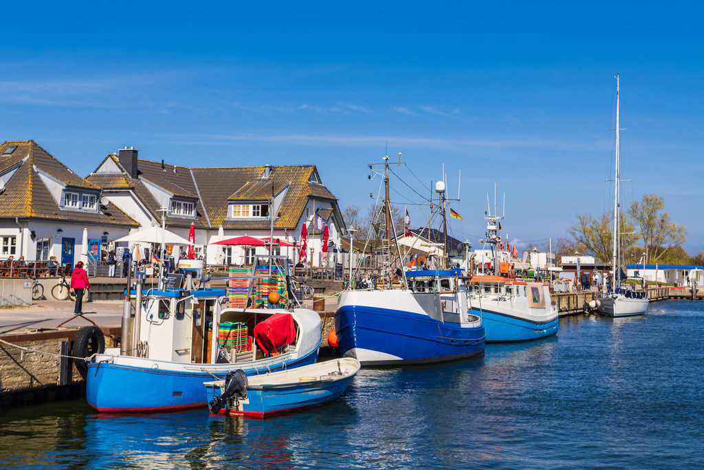 Fischerboote im Hafen von Vitte auf der Insel Hiddensee | Fischerboote im Hafen von Vitte auf der Insel Hiddensee.