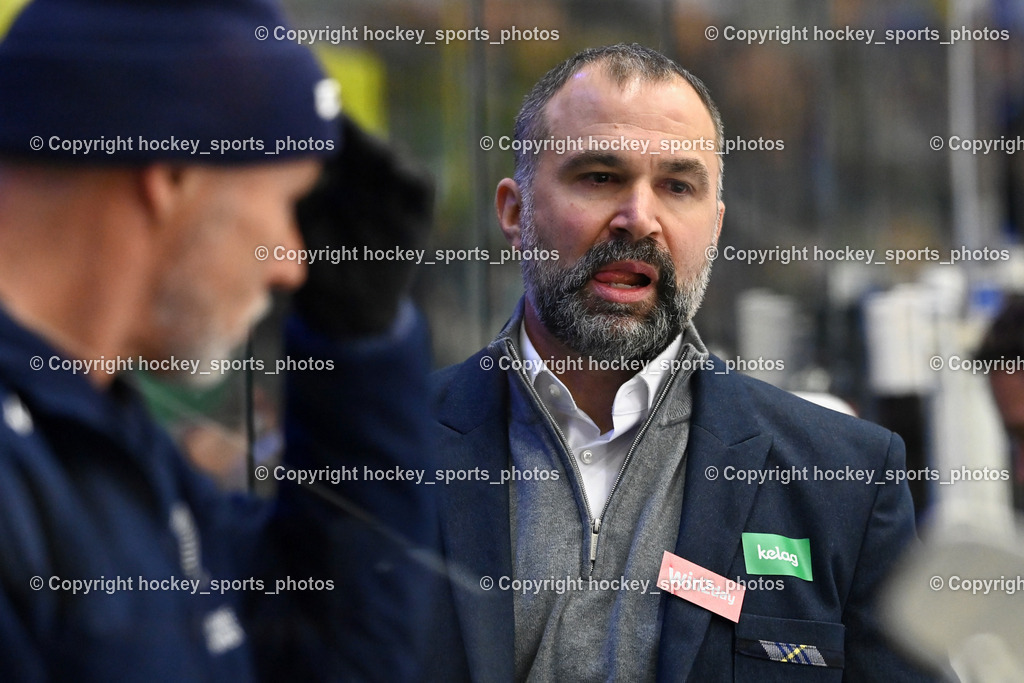 EC IDM Wärmepumpen VSV vs. HCB Südtirol Alperia | Pierre Allard Headcoach EC VSV, EC IDM Wärmepumpen VSV vs. HCB Südtirol Alperia, EC IDM Wärmepumpen VSV vs. HCB Südtirol Alperia am 28.12.2025 in Villach (Stadthalle Villach), Austria, (Photo by Bernd Stefan)