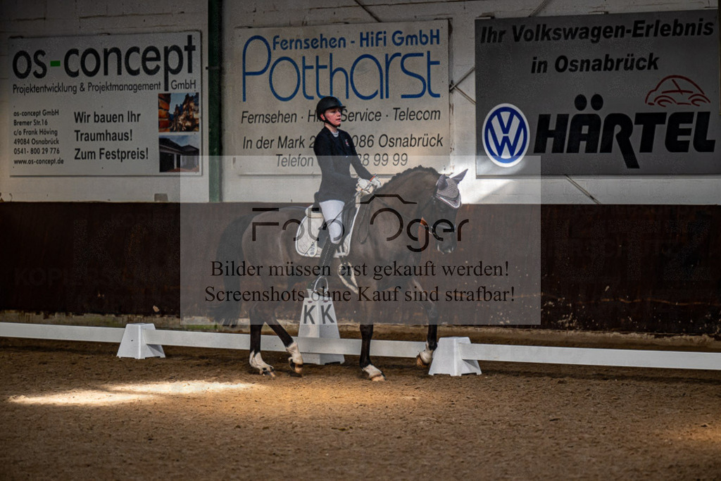 20240308-DOS_4448 | Entdecke hochwertige Reitturnierfotos von Foto Oger. Professionell, emotional und authentisch – jetzt Lieblingsmomente im Shop bestellen.Deutschlandweite Turnierfotografie. - Realisiert mit Pictrs.com