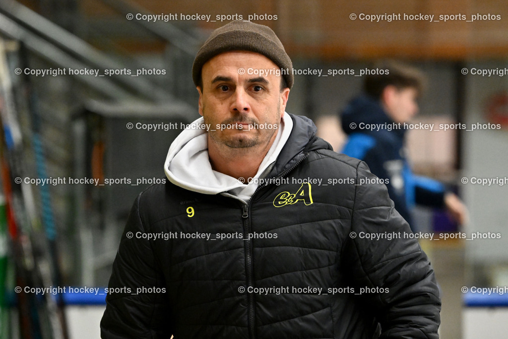 EC Kellerberg vs. EC Arnoldstein | Headcoach EC Arnoldstein Reithofer Sascha, EC Kellerberg vs. EC Arnoldstein, EC Kellerberg vs. EC Arnoldstein am 03.02.2025 in Villach (Stadthalle Villach), Austria, (Photo by Bernd Stefan)