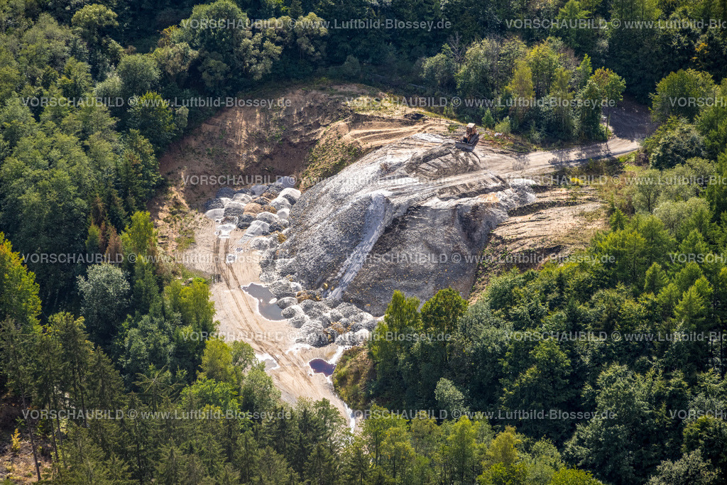 Meschede220902227 | Luftbild, Steinbruch Arbeiten, Waldschäden, Waldsterben, Arnsberger Wald, Meschede-Stadt, Meschede, Sauerland, Nordrhein-Westfalen, Deutschland