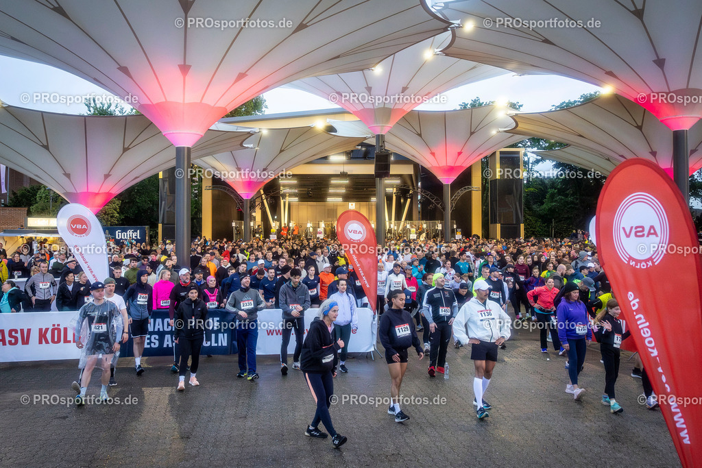23. ASV Nachtlauf; Koeln, 13.05.26 | Impressionen vom 23. ASV Nachtlauf am 13.05.26 am Tanzbrunnen in Koeln. Foto: BEAUTIFUL SPORTS/Leah Kohring