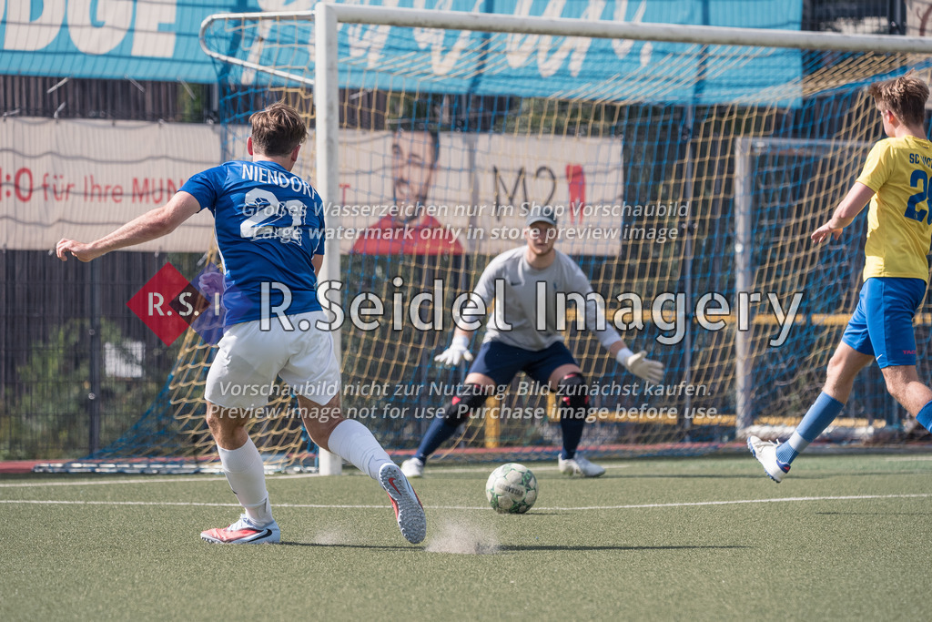 RS-1-132405 | Tom Niklas Langer (#21, NTSV), Lennox Kaiser (#28, SCV), Marc Wilms (#1, SCV, Torwart)