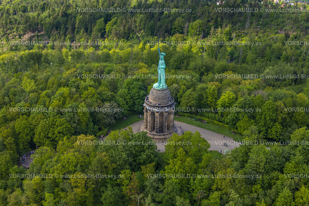 Detmold240505583Hermannsdenkmal | Luftbild, Hermannsdenkmal, kulturelle Statue des Cheruskerfürsten, nach Entwürfen von Ernst von Bandel, Teutoburger Wald, Hiddesen, Detmold, Ostwestfalen, Nordrhein-Westfalen, Deutschland