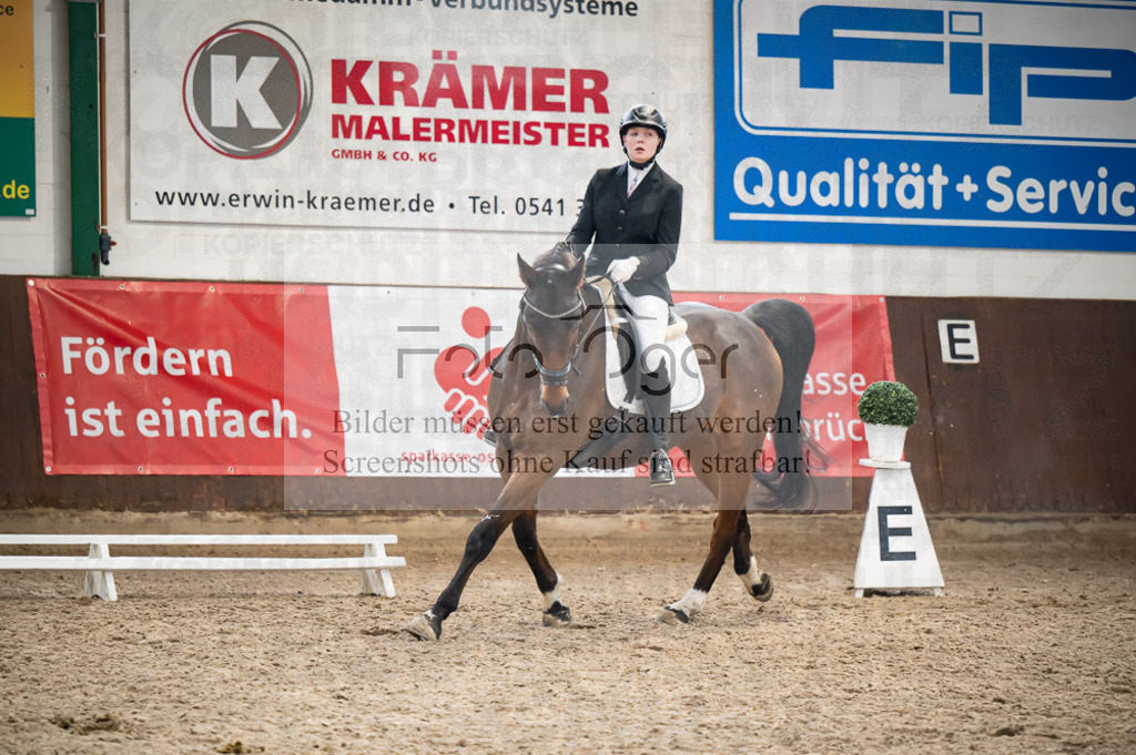 Hallenreittunier Voxtrup 2023 | Entdecke hochwertige Reitturnierfotos von Foto Oger. Professionell, emotional und authentisch – jetzt Lieblingsmomente im Shop bestellen. - Realisiert mit Pictrs.com