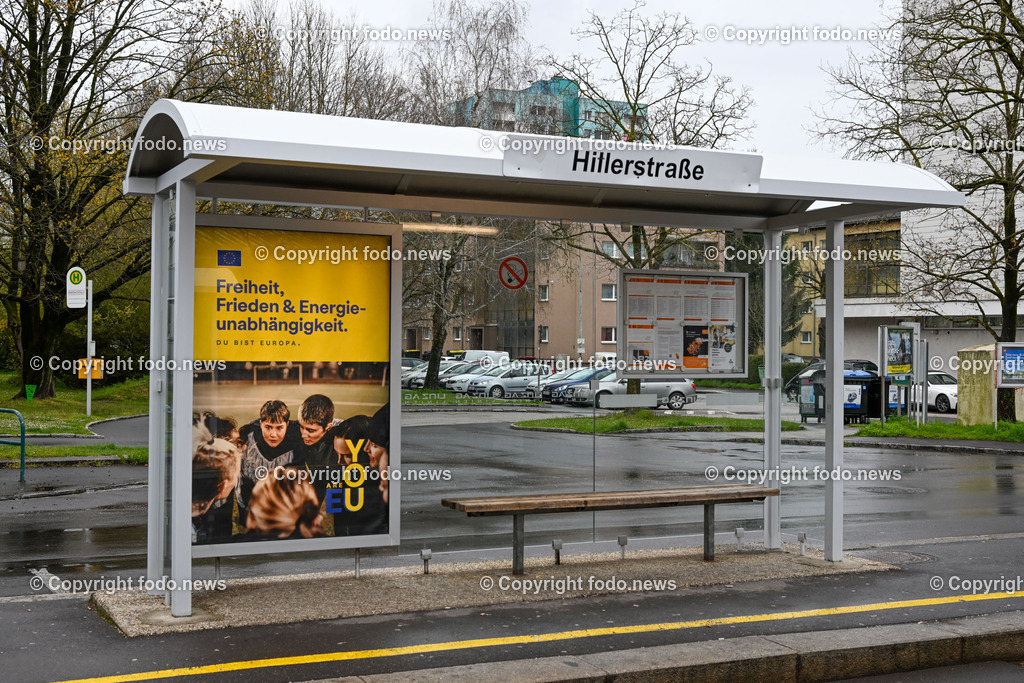 Strassenbahn Ebelsberg_ 13.04.2023-9 | 13.04.2023, Linz, AUT, Strassenbahnhaltestelle Ebelsberg, im Bild Strassenbahn Ebelsberg, Haltestelle verunstaltet