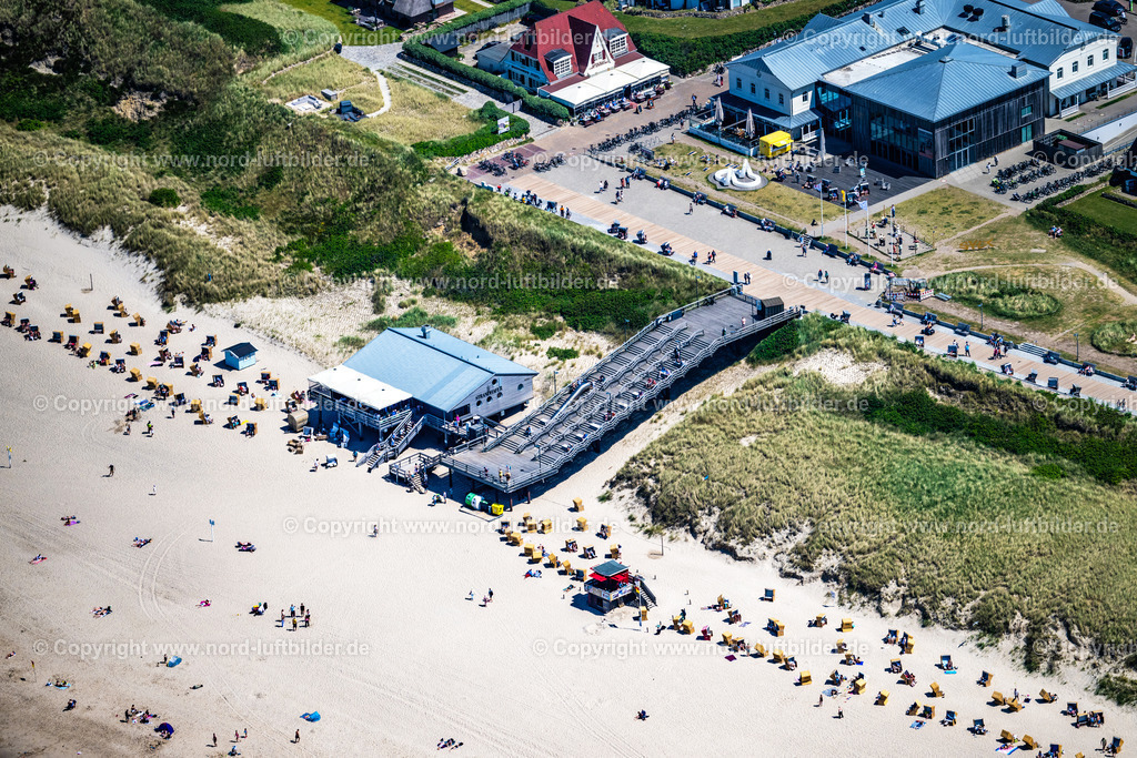 Sylt_Wenningstedt_Strandhafer_Restaurant_ELS_0746210625 | WENNINGSTEDT-BRADERUP (SYLT) 21.06.2025 Gebäude des Restaurant " Strandhafer Strandwirtschaft " in Wenningstedt (Sylt) auf der Insel Sylt im Bundesland Schleswig-Holstein, Deutschland. // Building of the restaurant " Strandhafer Strandwirtschaft " in Wenningstedt (Sylt) at the island Sylt in the state Schleswig-Holstein, Germany. Foto: Martin Elsen