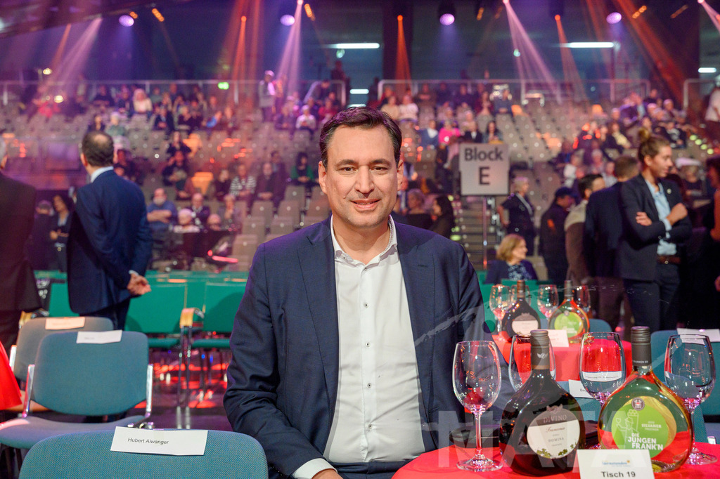 _DWA1301 | Georg Eisenreich bei '30 Jahre Sternstunden-Gala 2023' in der Frankenhalle. Nürnberg, 15.12.2023 - Realisiert mit Pictrs.com