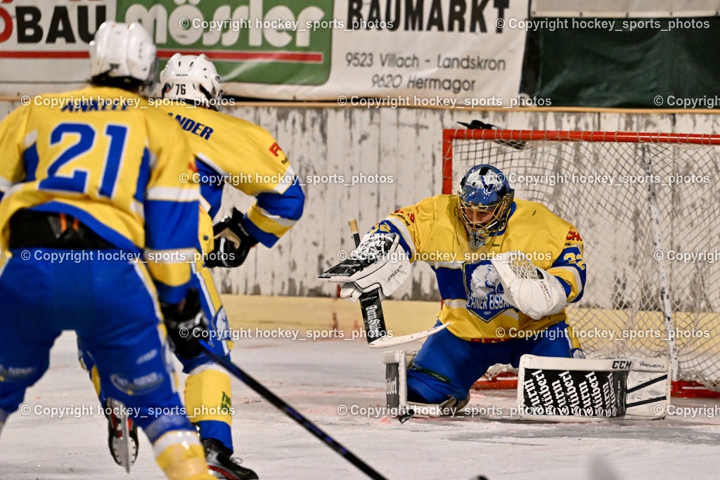 ELV Zauchen vs. EC Tigers Paternion  | #32 Fertani Karim ELV Zauchę, ELV Zauchen vs. EC Tigers Paternion , ELV Zauchen vs. EC Tigers Paternion  am 02.01.2025 in Eisoval Zauchen (Stadthalle Villach), Austria, (Photo by Bernd Stefan)